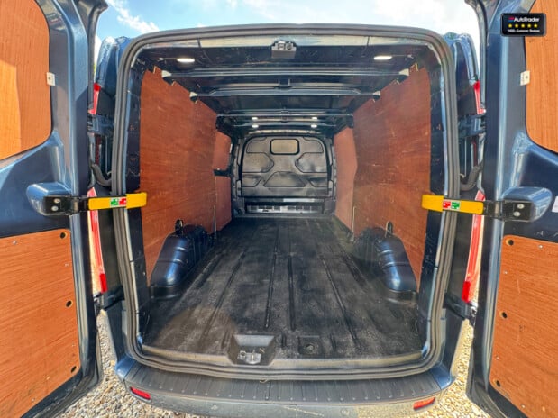 Ford Transit Custom LWB L2H1 (SOLD CR) Low Roof 300 Limited Air Con Alloys Sensors EURO 6 NO VA 9