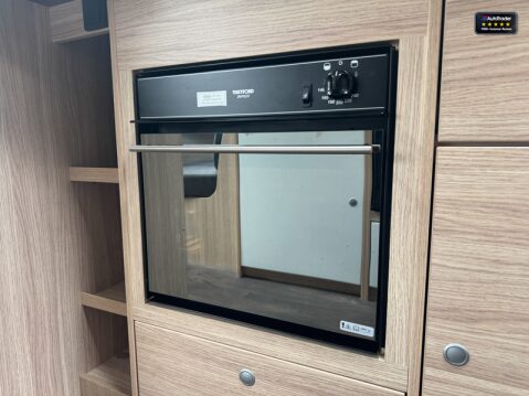 Sunlight A72 6 Berth|6 Belts|Rear Bunk Beds|Full Dinette|Kitchen|Shower 13