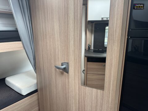 Sunlight A72 6 Berth|6 Belts|Rear Bunk Beds|Full Dinette|Kitchen|Shower 15
