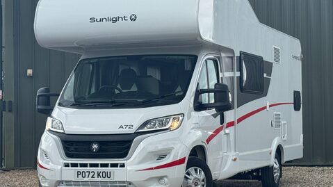 Sunlight A72 6 Berth|6 Belts|Rear Bunk Beds|Full Dinette|Kitchen|Shower 