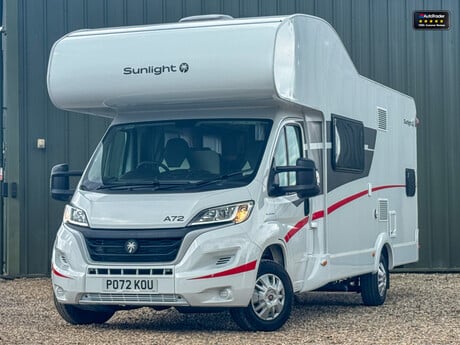 Sunlight A72 6 Berth|6 Belts|Rear Bunk Beds|Full Dinette|Kitchen|Shower