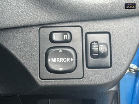 Toyota Yaris 1.33 Dual VVT-i Icon Hatchback 5dr Petrol Manual Euro 5 Euro 5 (99 ps) 14