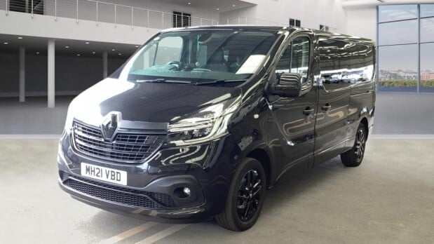 Renault Trafic AUTO Crew LWB L2 Black Edition 170hp Energy Alloy Air 6 Seat Cruise Nav NO 1