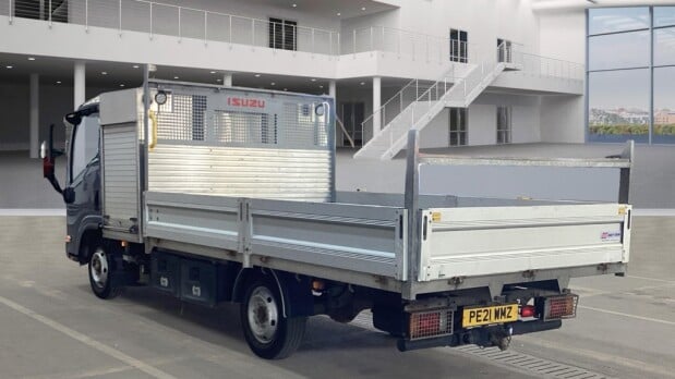 Isuzu Grafter Dropside SWB L1 N35.125S Hands-free Audio 3 Seats + Toolbox EURO 6 3