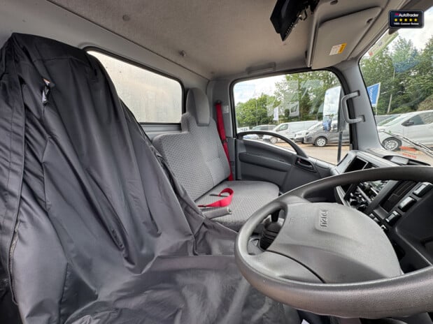 Isuzu Grafter Dropside SWB L1 N35.125S Hands-free Audio 3 Seats + Toolbox EURO 6 15