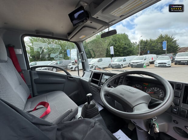 Isuzu Grafter Dropside SWB L1 N35.125S Hands-free Audio 3 Seats + Toolbox EURO 6 16