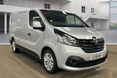 Renault Trafic SWB L1 Sl27 Sport Nav Dci Alloys Air Con Sensors Cruise EURO 6 NO VAT
