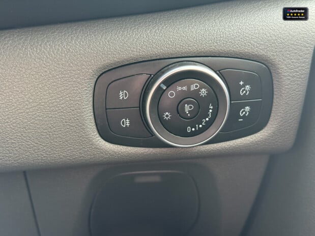 Ford Transit Custom Crew Cab [SOLD SM] AUTO SWB L1H1 320 Sport Air Con Cam Sensors EURO 6 NO VA 26