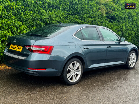 Skoda Superb 1.4 TSI ACT SE L Executive Hatchback 5dr Petrol AUTO DSG Euro 6 (150 ps) 32