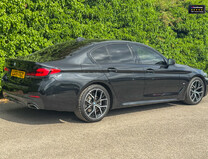 BMW 5 Series 520i MHT M Sport Saloon 4dr Petrol Hybrid Steptronic Euro 6 (s/s) (184 ps) 3