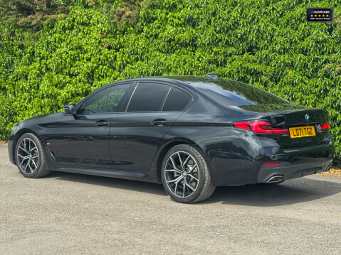 BMW 5 Series 520i MHT M Sport Saloon 4dr Petrol Hybrid Steptronic Euro 6 (s/s) (184 ps) 6