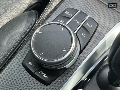 BMW 5 Series 520i MHT M Sport Saloon 4dr Petrol Hybrid Steptronic Euro 6 (s/s) (184 ps) 33