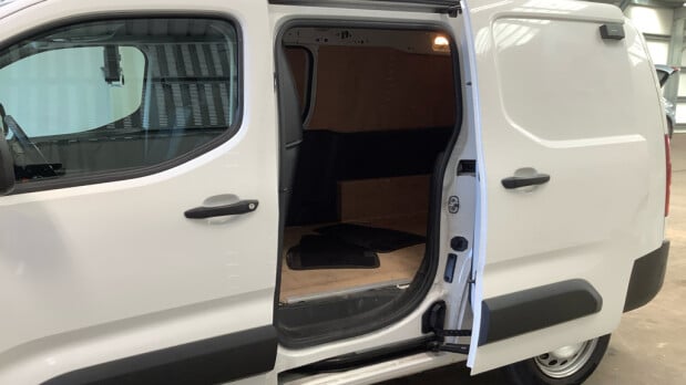 Vauxhall Combo LWB L2H1 2300 Dynamic Air Con Sensors EURO 6 NO VAT 6