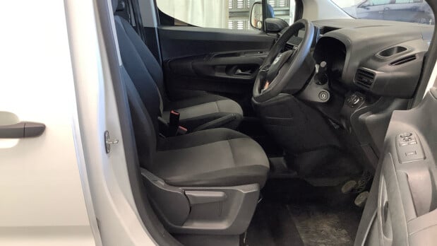 Vauxhall Combo LWB L2H1 2300 Dynamic Air Con Sensors EURO 6 NO VAT 7