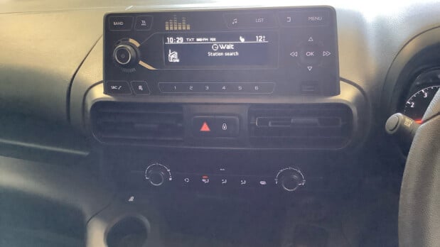 Vauxhall Combo LWB L2H1 2300 Dynamic Air Con Sensors EURO 6 NO VAT 9