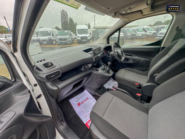 Vauxhall Combo LWB L2H1 2300 (SOLD CM) Dynamic Air Con Sensors EURO 6 NO VAT 12