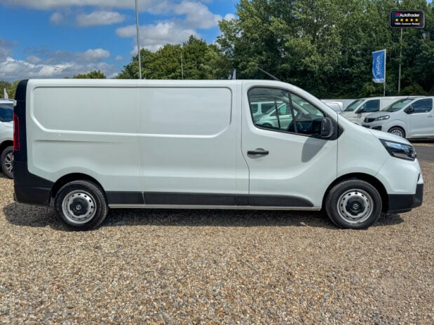 Nissan Primastar LWB L2H1 Dci Visia 2.0 dCi 30 Euro 6 (s/s) (110 ps) 6 SPEED 5
