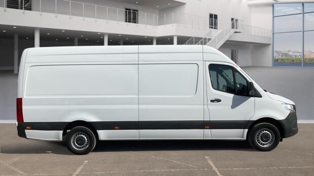 Mercedes-Benz Sprinter LWB L3H2 [SOLD MM] High Roof 315 Cdi Progressive RWD Carplay EURO 6 5