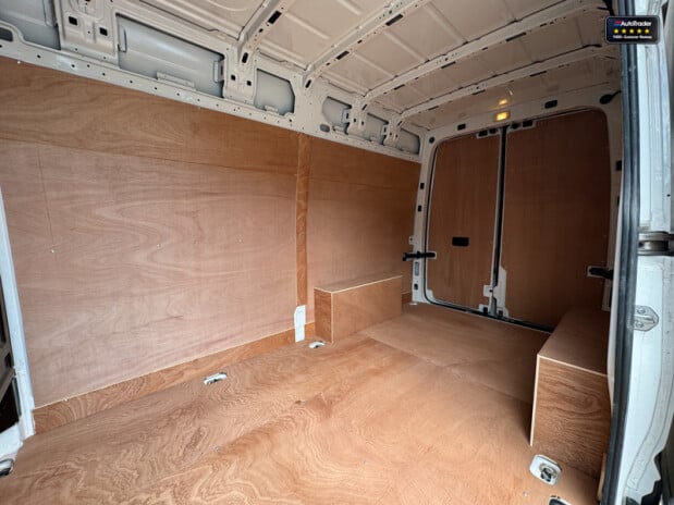 Volkswagen Crafter AIR CON! MWB L2H2 High Roof Cr35 Tdi Startline AIR CON! EURO 6 11