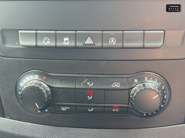 Mercedes-Benz Vito AUTO CrewCab LWB L2 119 Bluetec Sport 5 Seat Sony 42