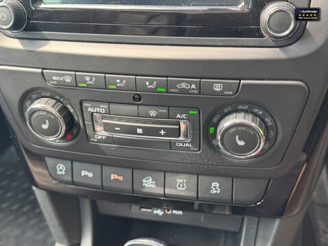 Skoda Yeti Outdoor 2.0 TDI Laurin & Klement Outdoor 5dr Diesel DSG 4WD Euro 6 (s/s) (150 ps) 25