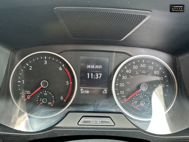 Volkswagen Crafter MWB L2 High [SOLD MM] Roof Cr35 Tdi Trendline Air Con Sensors EURO 6 17