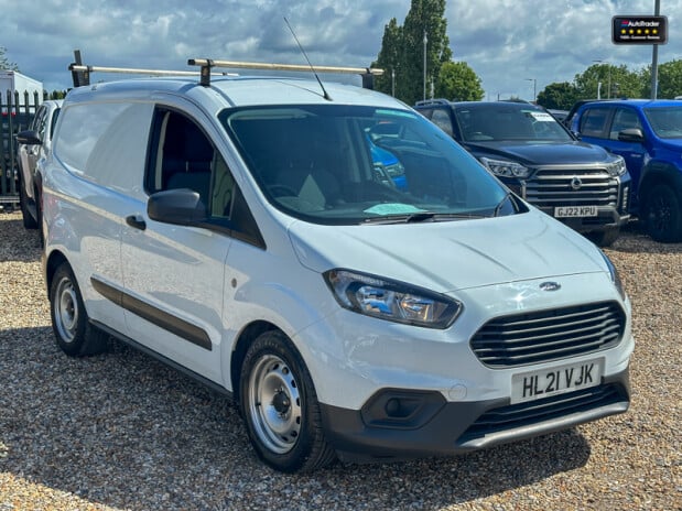 Ford Transit Courier SWB L1H1 [SOLD SM] Low Roof Base Side Door Bluetooth EURO 6 4