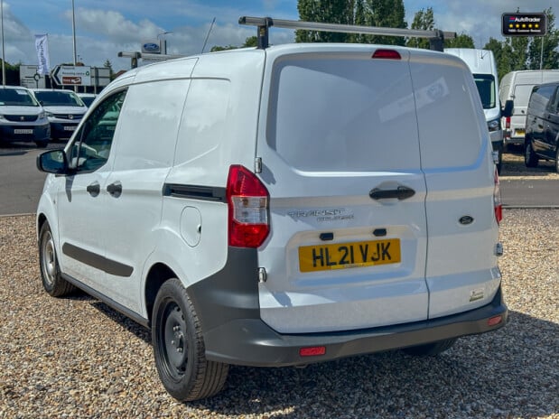 Ford Transit Courier SWB L1H1 [SOLD SM] Low Roof Base Side Door Bluetooth EURO 6 8