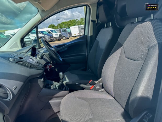 Ford Transit Courier SWB L1H1 [SOLD SM] Low Roof Base Side Door Bluetooth EURO 6 10