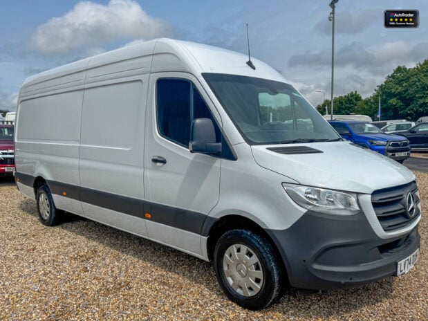 Mercedes-Benz Sprinter LWB L3H2 Medium Roof 315 Cdi Premium 150ps Cruise Sensors EURO 6 4