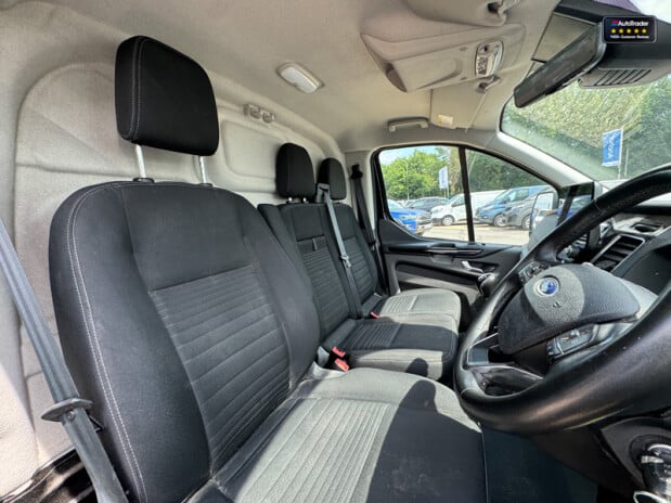 Ford Transit Custom SWB L1H1 280 Limited Ecoblue Alloys Air Con Sensors Cruise EURO 6 14