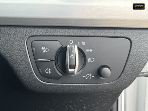 Audi Q5 2.0 TDI 40 S line SUV 5dr Diesel S Tronic quattro Euro 6 (s/s) (204 ps) 14