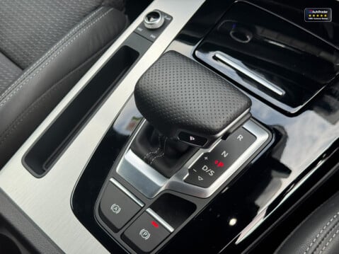 Audi Q5 2.0 TDI 40 S line SUV 5dr Diesel S Tronic quattro Euro 6 (s/s) (204 ps) 23