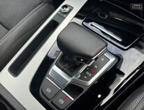 Audi Q5 2.0 TDI 40 S line SUV 5dr Diesel S Tronic quattro Euro 6 (s/s) (204 ps) 23