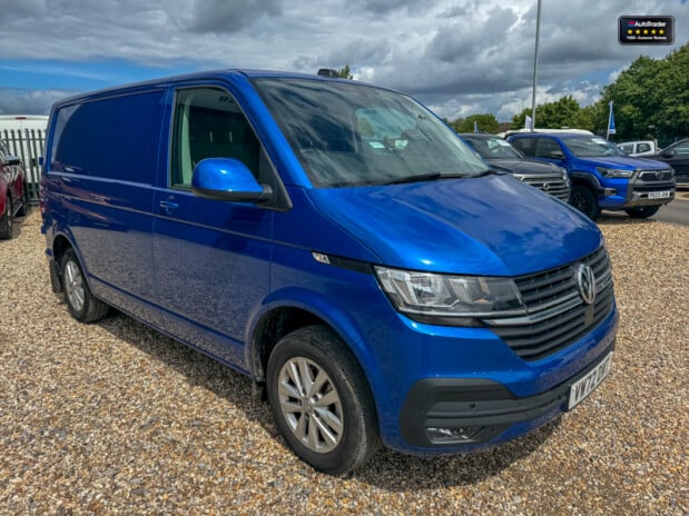 Volkswagen Transporter AUTO SWB L1H1 T28 Tdi FWD Highline Alloys Air Sensors Cruise EURO 6 4