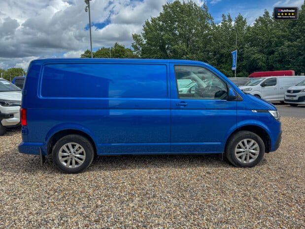 Volkswagen Transporter AUTO SWB L1H1 T28 Tdi FWD Highline Alloys Air Sensors Cruise EURO 6 5