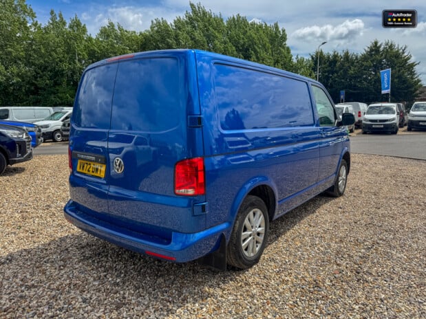 Volkswagen Transporter AUTO SWB L1H1 T28 Tdi FWD Highline Alloys Air Sensors Cruise EURO 6 6