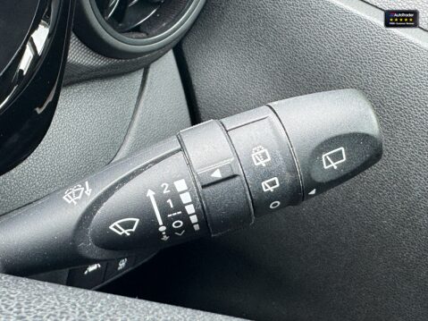 Hyundai i10 1.0 SE Connect Hatchback 5dr Petrol Manual Euro 6 (s/s) (67 ps) 15