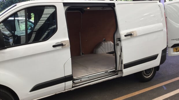 Ford Transit Custom LWB L2H1 130hp Side Door EURO 6 6