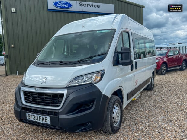 Peugeot Boxer Bluehdi 335 L3H2 Professional W/V Minibus 2