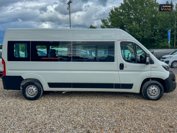 Peugeot Boxer Bluehdi 335 L3H2 Professional W/V Minibus 5