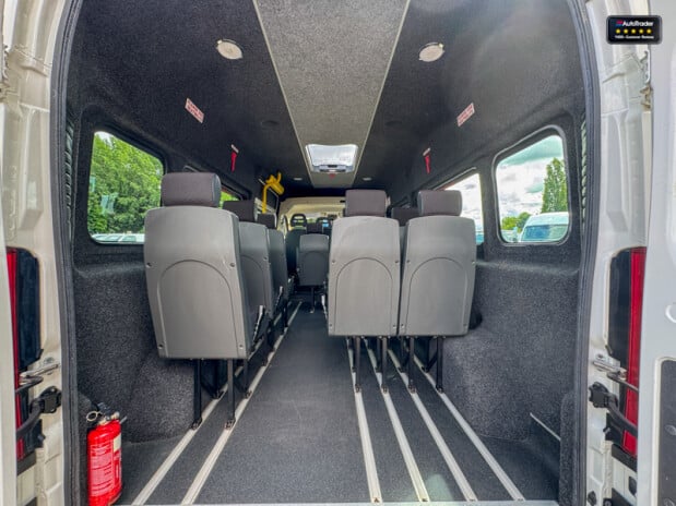 Peugeot Boxer Bluehdi 335 L3H2 Professional W/V Minibus 9