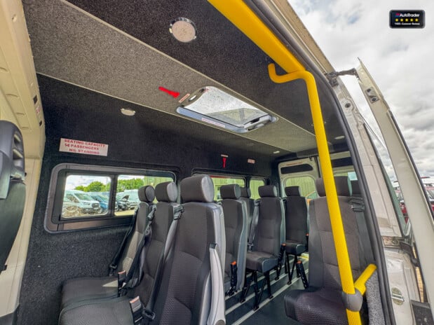 Peugeot Boxer Bluehdi 335 L3H2 Professional W/V Minibus 11