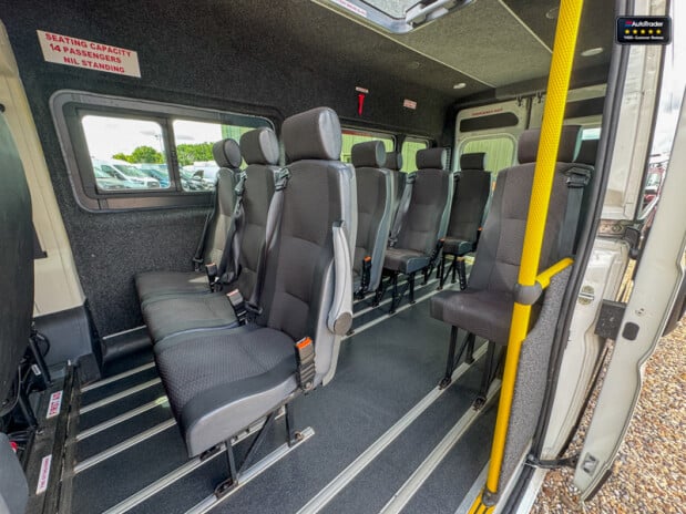 Peugeot Boxer Bluehdi 335 L3H2 Professional W/V Minibus 12