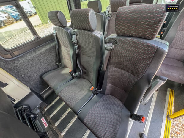 Peugeot Boxer Bluehdi 335 L3H2 Professional W/V Minibus 14