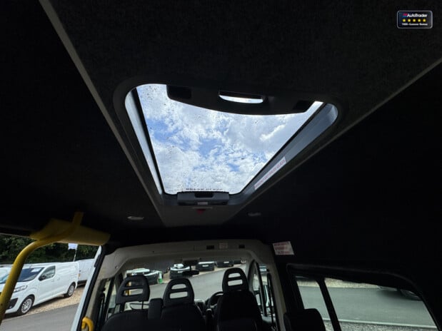Peugeot Boxer Bluehdi 335 L3H2 Professional W/V Minibus 22