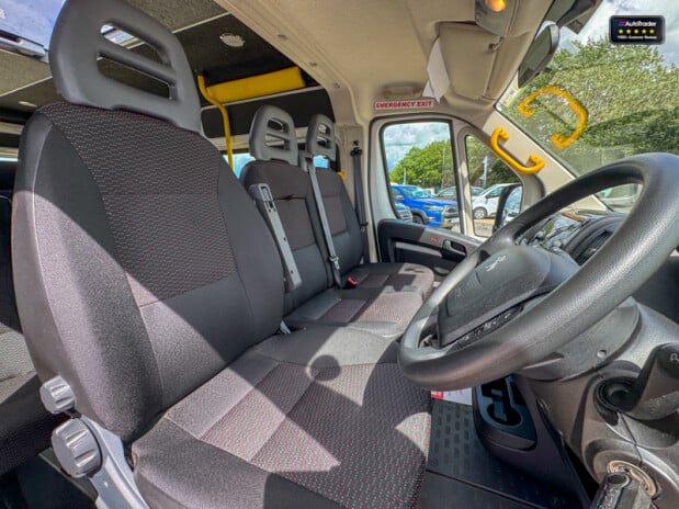 Peugeot Boxer Bluehdi 335 L3H2 Professional W/V Minibus 26