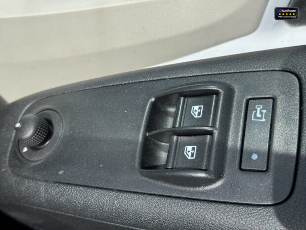 Citroen Relay LWB L3H2 [SOLD CM] Medium Roof Enterprise Bluehdi Air Con Sensors EURO 6 23