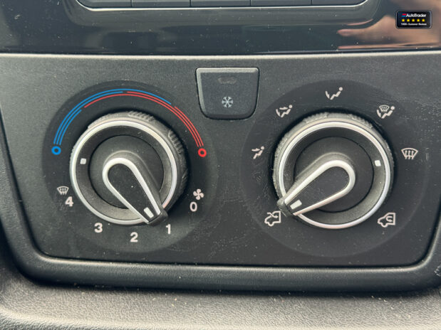 Citroen Relay LWB L3H2 [SOLD CM] Medium Roof Enterprise Bluehdi Air Con Sensors EURO 6 30