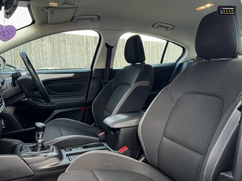 Ford Focus 1.0T EcoBoost Zetec Hatchback 5dr Petrol Manual Euro 6 (s/s) (125 ps) 15